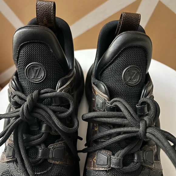 Louis Vuitton LV Monogram Sneaker - Picture 2 of 5